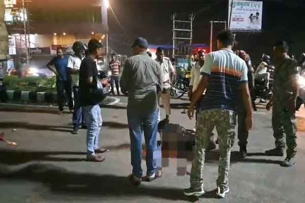 धनबाद :  ट्रक ने बाइक सवारों को कुचला, एक की मौत, एक गंभीर