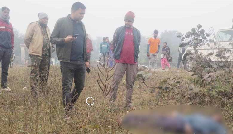धनबाद :   भूतगढ़िया में झाड़ियों से व्यक्ति का शव बरामद, हत्या की आशंका