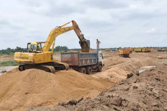 बिहार :  पांच जिलों में बालू घाटों की नीलामी प्रक्रिया में तेजी लाने का निर्देश