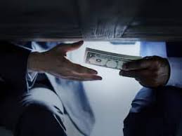 चास अवर निबंधक पर घूस लेकर रजिस्ट्री करने का आरोप