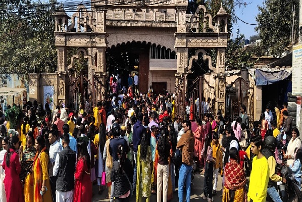 पूजा-पाठ और पिकनिक मनाकर रांचीवासियों ने किया साल 2026 का वेलकम