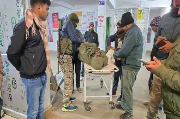 दुमका : तेज रफ्तार स्कॉर्पियो ने दो पुलिसकर्मियों को कुचला, सब-इंस्पेक्टर की मौत