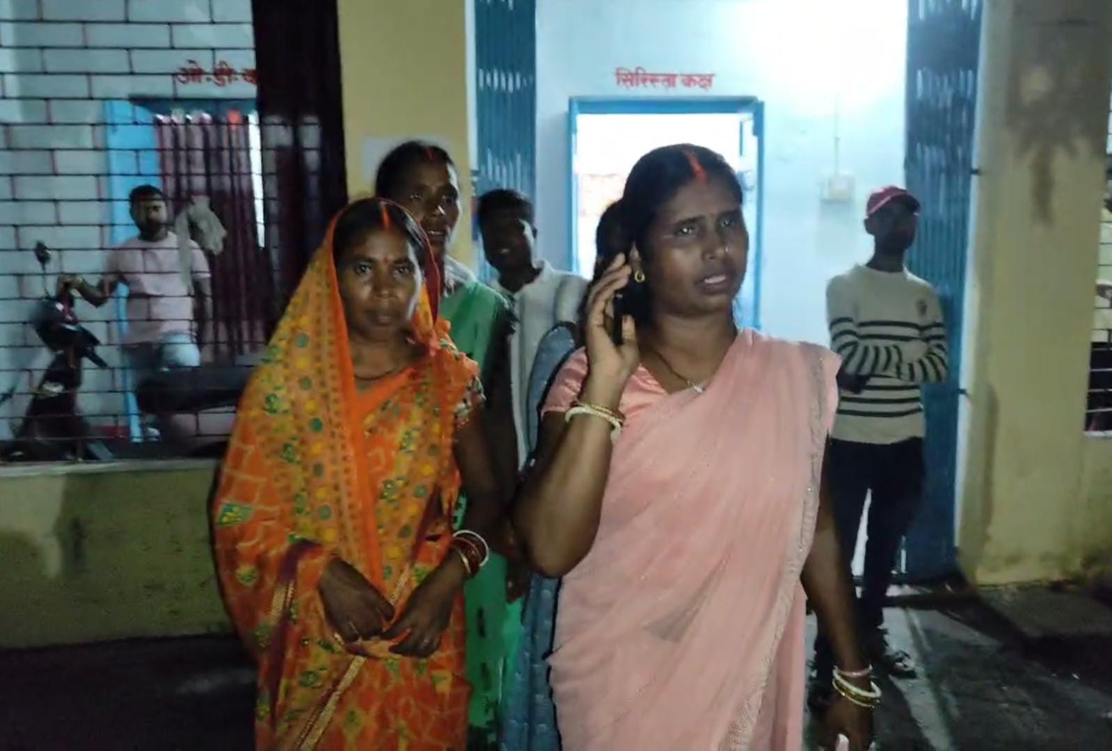 बाघमारा थाना प्रभारी व JLKM की महिला जिलाध्यक्ष में नोंकझोंक, एक-दूसरे को जड़ा थप्पड़, हुई सुलह