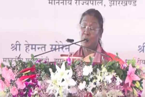 ब्राइट यंग माइंड को मार्गदर्शन देने की होनी चाहिए प्रतिबद्धता,  IIT-ISM दीक्षांत समारोह में बोलीं राष्ट्रपति