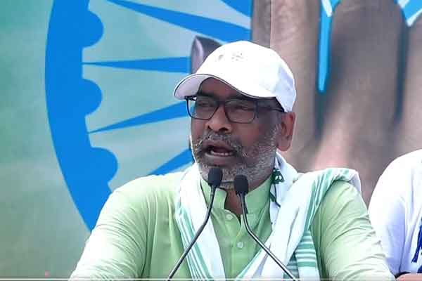 बिहार में गरजे सीएम हेमंत, केंद्र पर साधा निशाना, बोले-हिम्मत है तो देश की गद्दी छोड़ कराएं  वोटर रिविजन