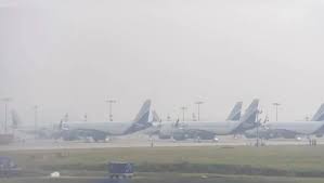 रांची : घने कोहरे और ऑपरेशनल कारणों से कई फ्लाइट्स कैंसिल, कई देर से भरीं उडान