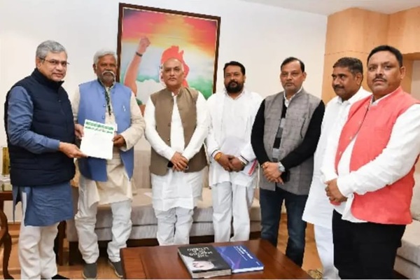 जदयू नेताओं ने रेल मंत्री से की मुलाकात, धनबाद सहित झारखंड में रेल सुविधाओं को लेकर रखी 6 मांगें