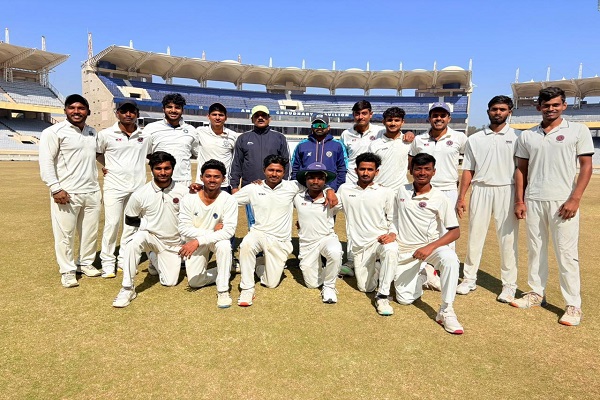 चाईबासा: अंतर जिला अंडर-19 क्रिकेट टूर्नामेंट, सेमीफाइनल में पहुंची पश्चिमी सिंहभूम