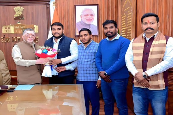रांची: राज्यपाल संतोष गंगवार से मिला NSUI प्रतिनिधिमंडल, OBC छात्रवृत्ति के मुद्दों से कराया अवगत