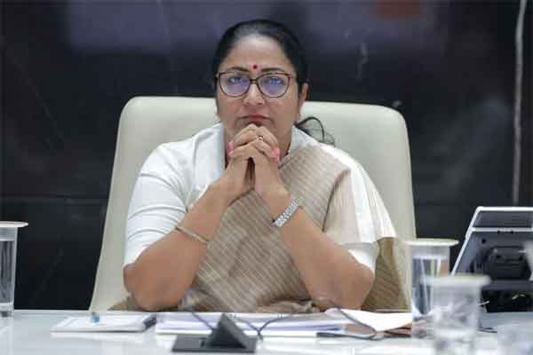 CM रेखा गुप्ता पर हमले से सियासी गलियारों में हड़कंप, प्रत्यक्षदर्शियों ने सुनाई दास्तां