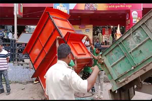 एक्शन में रांची नगर निगम, हिनू में इंद्रा पैलेस के पास अतिक्रमण पर चला बुलडोजर