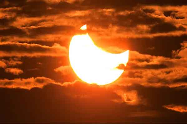 21 सितंबर को लगेगा साल 2025 का आखिरी आंशिक सूर्य ग्रहण, जानें भारत में दिखेगा या नहीं...