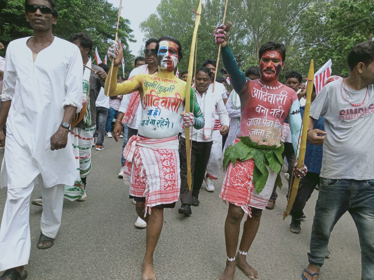 कुड़मी समाज की मांग के विरोध में आदिवासी समाज ने निकाला आक्रोश मार्च