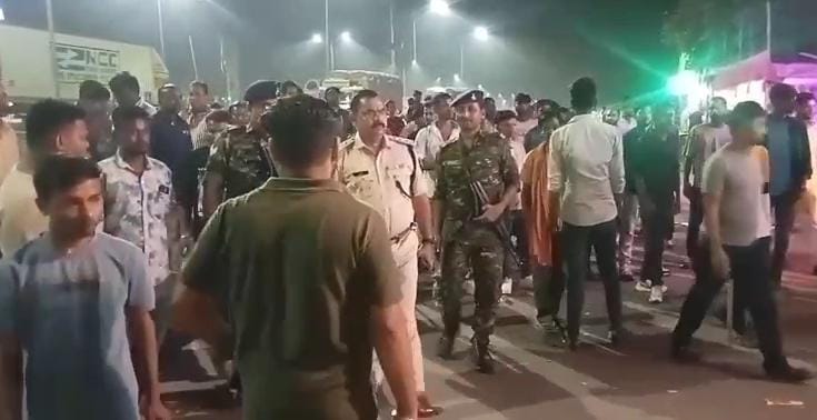 धनबाद :  काली पूजा स्थल पर फायरिंग से दहशत, दो युवक घायल, पूर्व जिप सदस्य गिरफ्तार