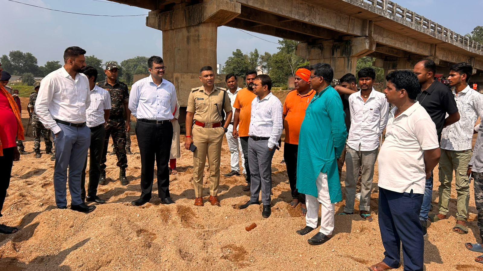 लातेहार :  डीसी और एसपी ने छठ घाटों का किया निरीक्षण