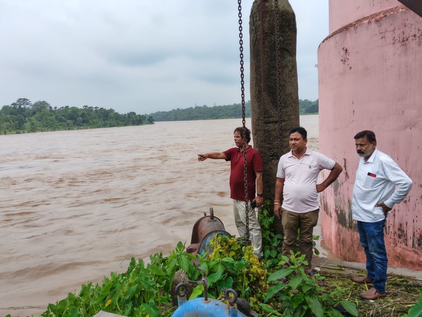 धनबाद :  दामोदर नदी के बढ़े जलस्तर से  जलापूर्ति ठप, 12 लाख की आबादी प्रभावित