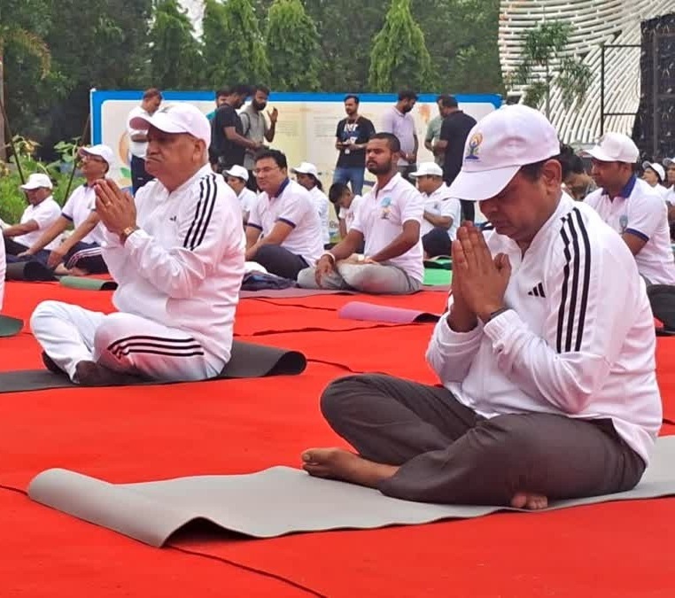 योग दिवस पर राज्यभर में उत्साह, स्वास्थ्य मंत्री बोले-हमने कभी योग का विरोध नहीं किया