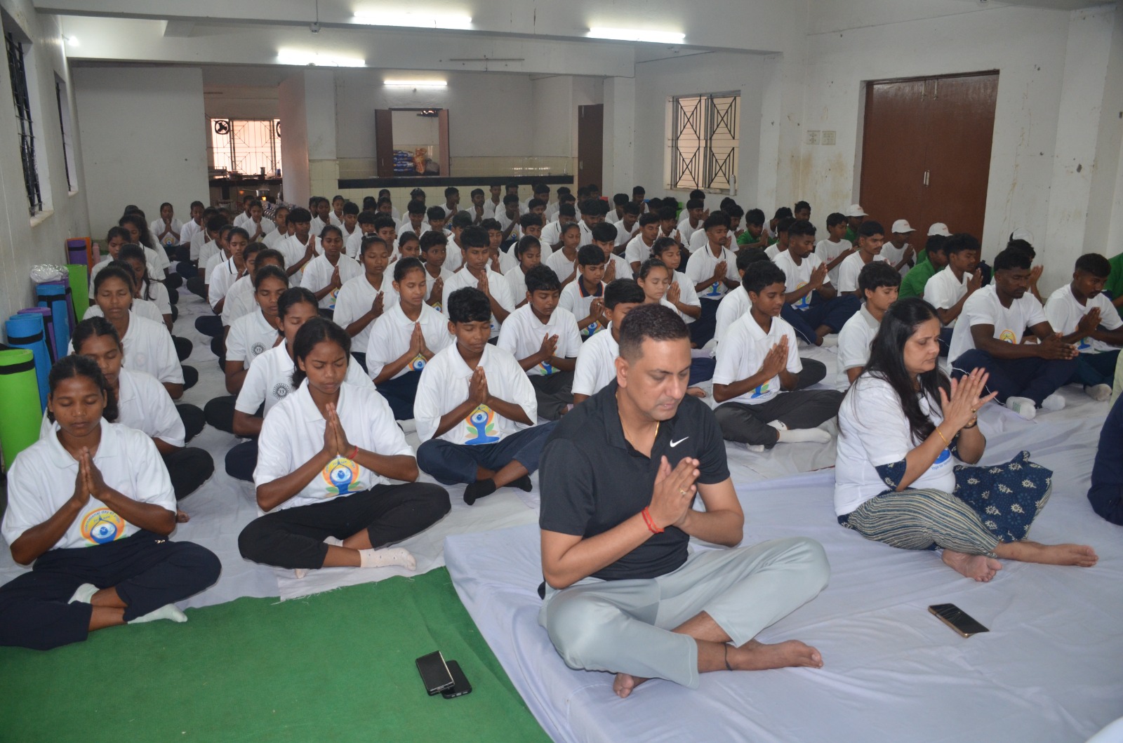 अंतरराष्ट्रीय योग दिवस पर रांची में चला नशा मुक्ति अभियान, अफसरों ने किया योग