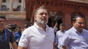 विपक्ष के हंगामे के बीच लोकसभा की कार्यवाही 2 बजे तक स्थगित, राहुल का आरोप-मुझे सदन में बोलने नहीं दिया जाता