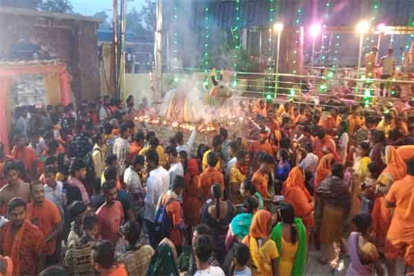 महादेवशाल धाम में उमड़ा आस्था का सैलाब, पचास हजार से ज्यादा श्रद्धालुओं ने किया जलाभिषेक