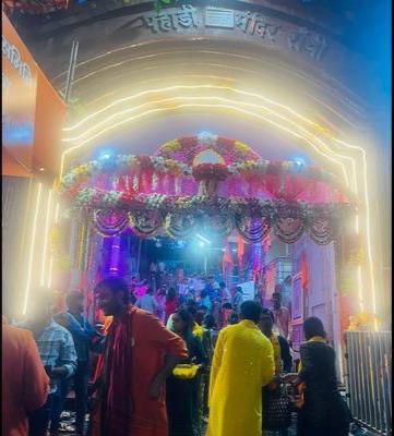 सावन की दूसरी सोमवारी :  पहाड़ी मंदिर में श्रद्धालुओं ने भोलेनाथ का किया जलाभिषेक