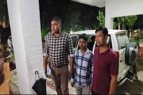 भोजपुर में निगरानी विभाग की कार्रवाई, आवास सहायक घूस लेते रंगे हाथ गिरफ्तार