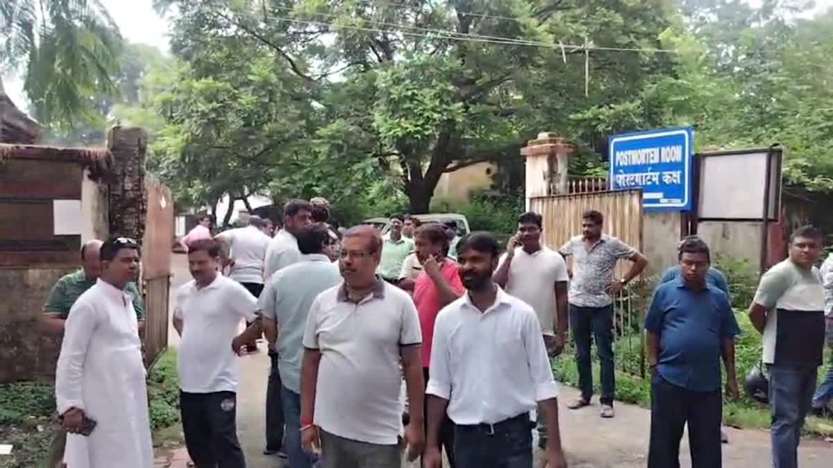 सड़क हादसे में रांची सिविल कोर्ट के पेशकार समेत तीन की मौत