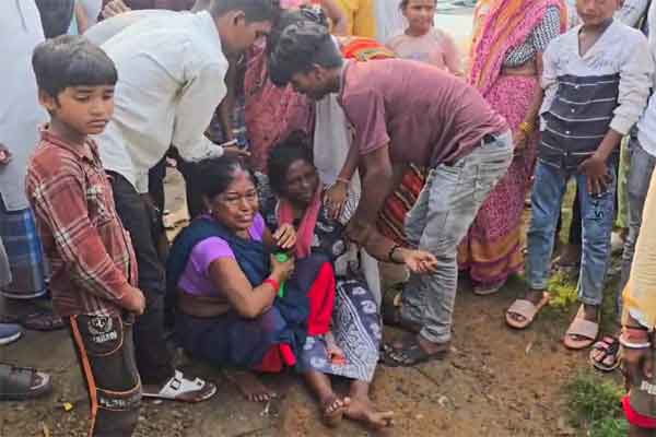 धनबाद :  वासेपुर में युवक की गला रेतकर हत्या, सेप्टिक टैंक से शव बरामद