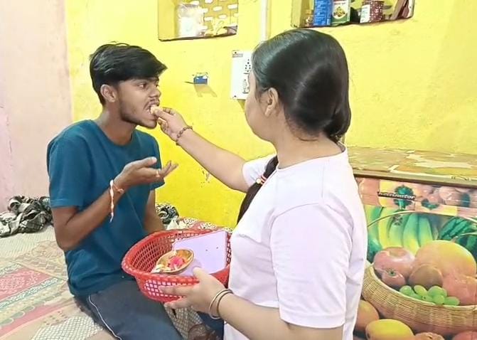 धनबाद में धूमधाम से मना भाई दूज, बहनों ने की भाईयों की लंबी उम्र की कामना