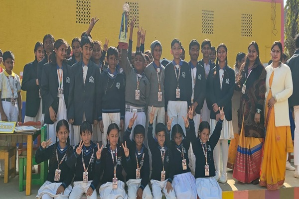 फर्स्ट मार्क पब्लिक स्कूल के बच्चों ने क्विज और मॉडल के जरिये समझा गणित