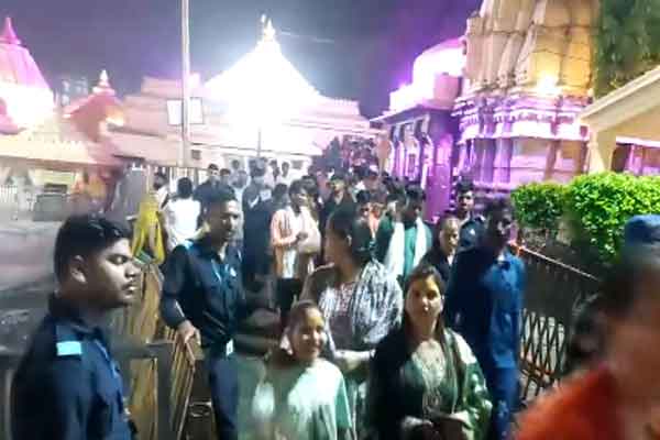 सावन शिवरात्रि : देशभर के शिव मंदिरों में उमड़ा आस्था का सैलाब, लाखों भक्तों ने किया जलाभिषेक