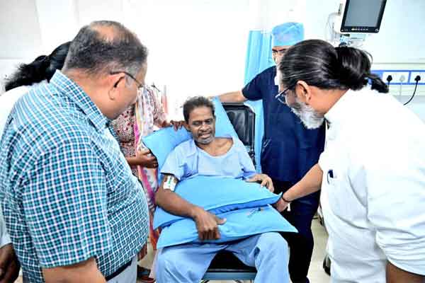 सीएम हेमंत पहुंचे क्यूरेस्टा अस्पताल, हॉकी खिलाड़ी विमल लकड़ा का हालचाल जाना