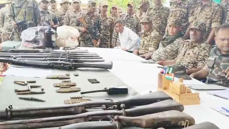 झारखंड पुलिस का नक्सल विरोधी अभियान, अब तक 1473 हथियार बरामद