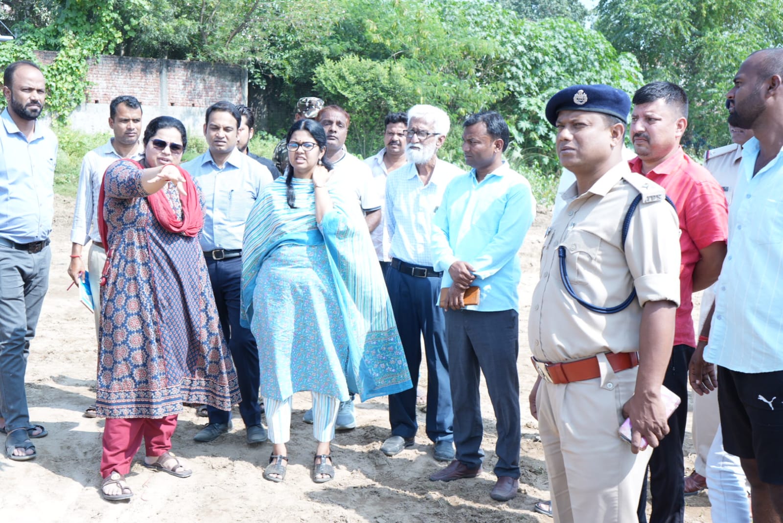 छठ महापर्व को लेकर पलामू प्रशासन अलर्ट, DC-SP ने प्रमुख घाटों का किया निरीक्षण