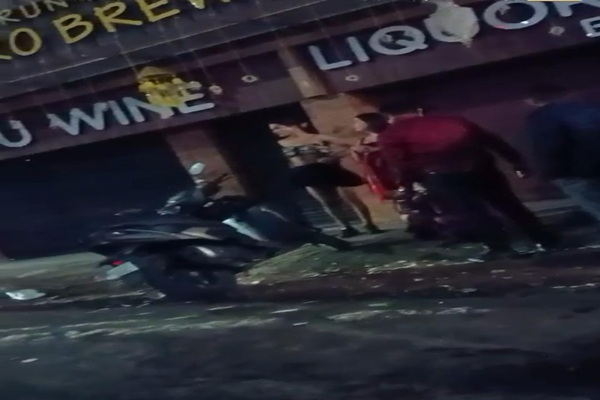 रांची :  अरगोड़ा चौक के लिकर बार में अक्सर होता है हंगामा