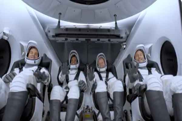 41 साल बाद फिर अंतरिक्ष में लहरायेगा तिरंगा, Axiom-4  मिशन पर रवाना हुए शुभांशु शुक्ला