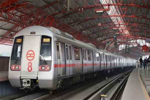 दिल्ली मेट्रो में सफर हुआ महंगा, किराए में 1-5 रुपये तक की बढ़ोतरी, AAP हमलावर