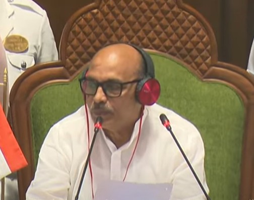झारखंड विस मॉनसून सत्र :  सत्ता पक्ष और विपक्ष के हंगामे के बीच AG की रिपोर्ट सदन में पेश