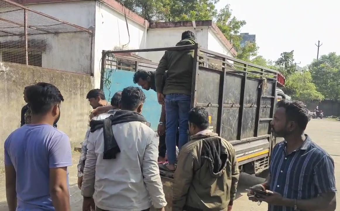 धनबाद :  दसवीं की छात्रा ने फांसी लगाकर की आत्महत्या, परिजन सदमे में