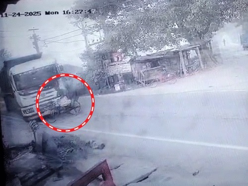 वैशाली : सड़क पार कर रही छात्राओं को ट्रक ने 200 मीटर तक घसीटा, हालत गंभीर