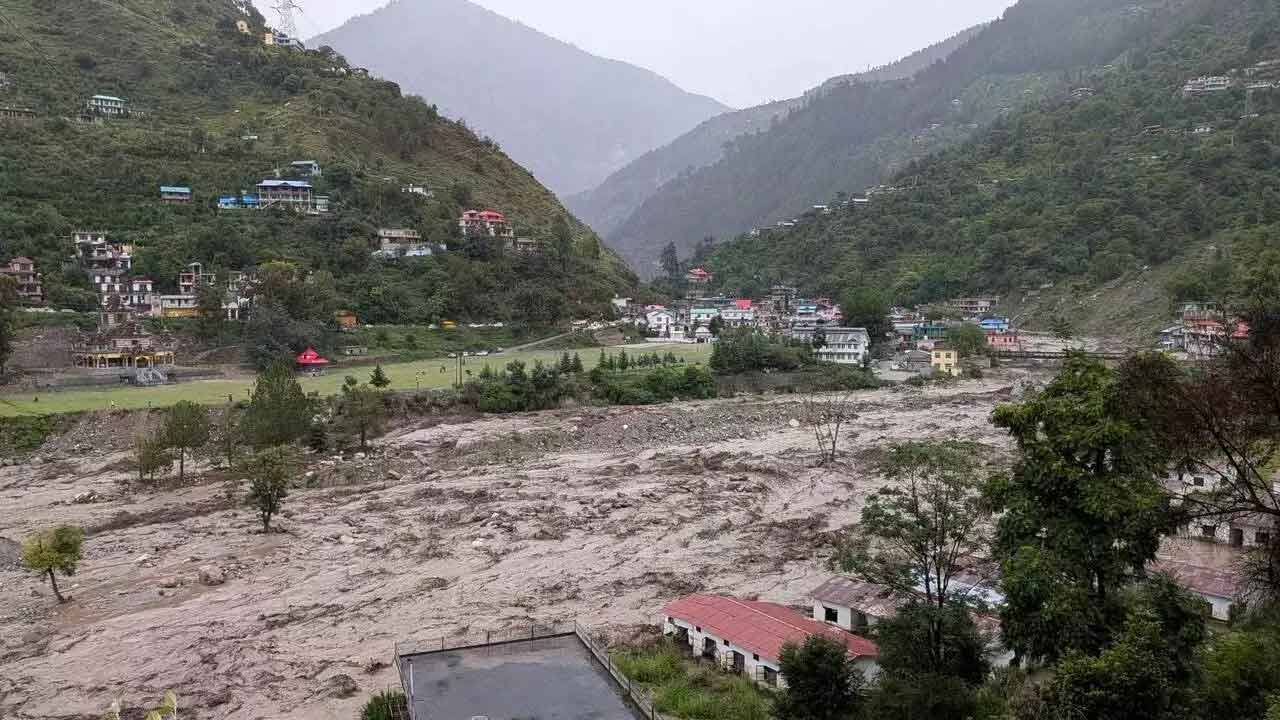 हिमाचल :  बादल फटने से भारी तबाही, कांगड़ा में 2 की मौत, धर्मशाला में 20 मजदूर बहे, कई लापता