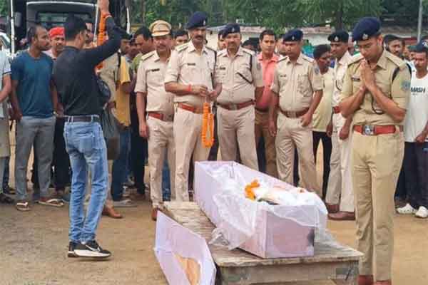पलामू :  सड़क हादसे में घायल पुलिस जवान की रिम्स में इलाज के दौरान मौत
