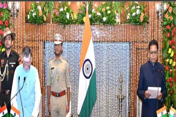 राज्यपाल ने विद्युत नियामक आयोग के नवनियुक्त अध्यक्ष को दिलाई पद व गोपनीयता की शपथ