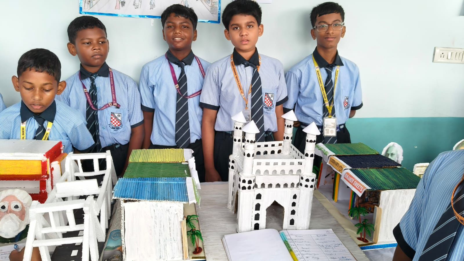 सेंट जेवियर्स स्कूल डोरंडा में प्रदर्शनी का आयोजन, छात्रों ने दिखाई प्रतिभा