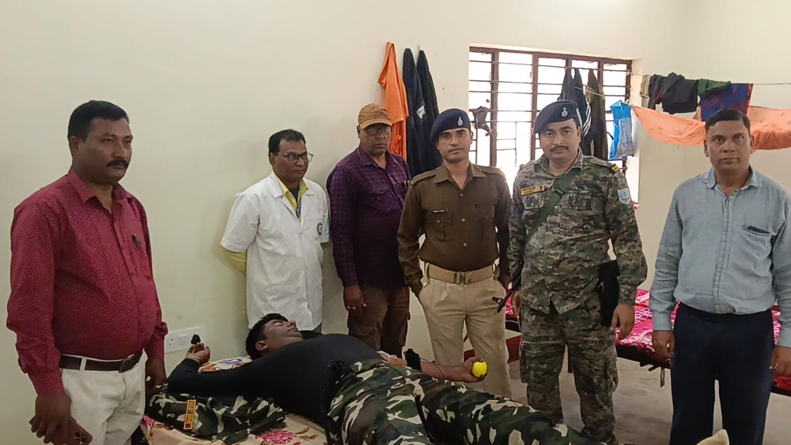 धनबाद :  होमगार्ड जवानों ने किया स्वैच्छिक रक्तदान, 50 यूनिट ब्लड संग्रह करने का लक्ष्य