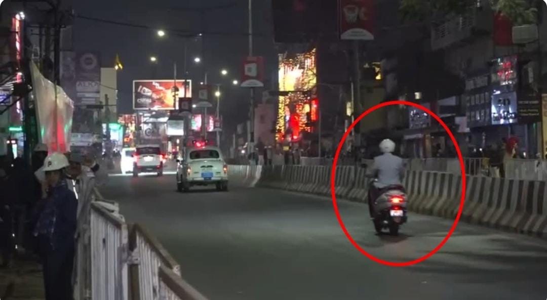 राष्ट्रपति द्रौपदी मुर्मू की सुरक्षा में चूक की खबर आधारहीन, स्कूटी सवार स्पेशल ब्रांच का जवान था