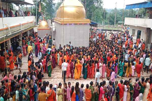 गोईलकेरा :  महादेवशाल धाम में तीसरी सोमवारी पर एक लाख से अधिक श्रद्धालुओं ने किया जलाभिषेक