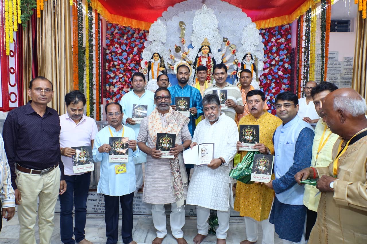 सीएम ने श्री श्री बांधगाड़ी व हरिमती मंदिर दुर्गा पूजा पंडाल का किया उद्घाटन
