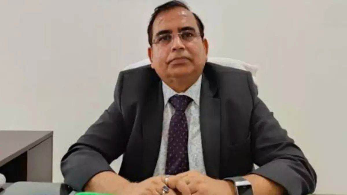 शराब घोटाला :  IAS मनोज कुमार पहुंचे ACB मुख्यालय, पूछताछ शुरू