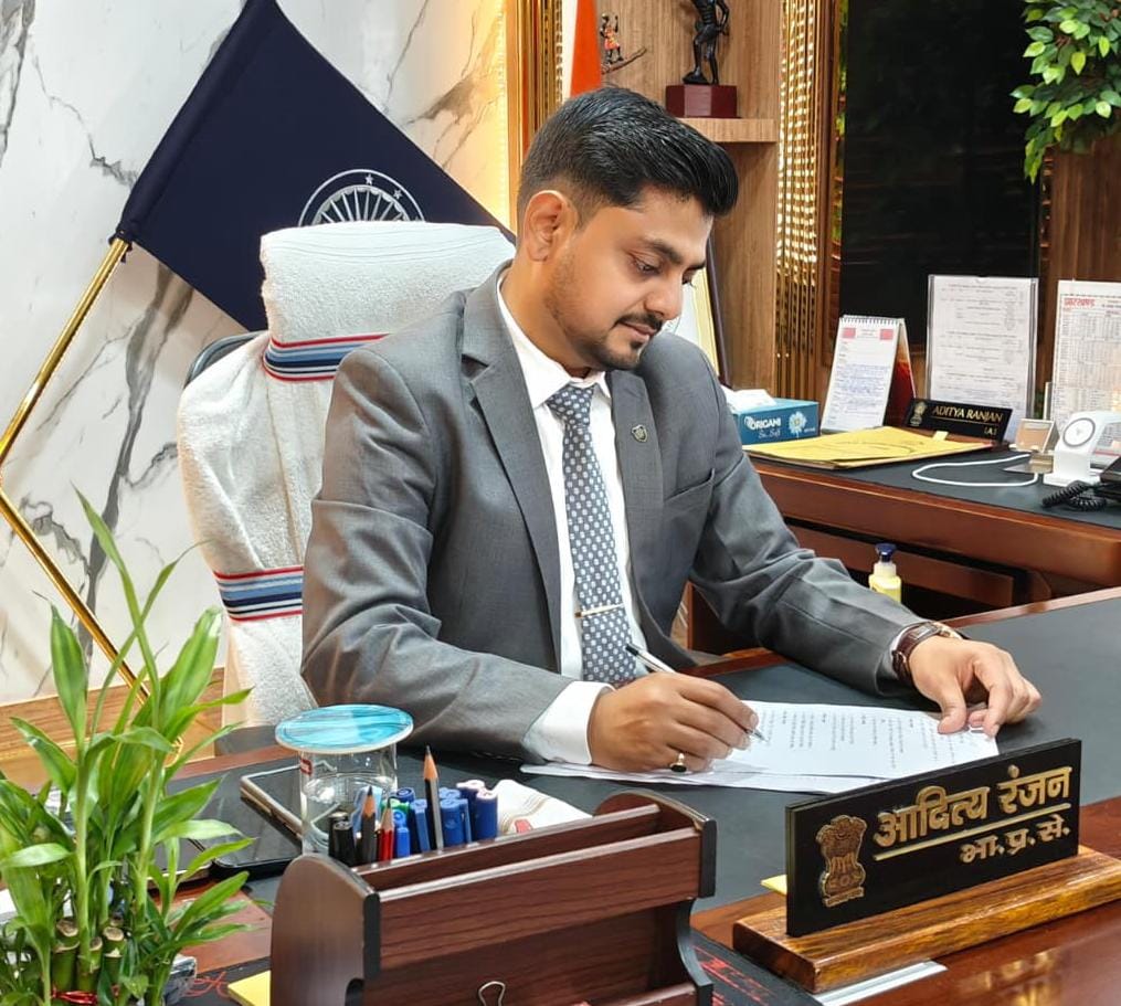 धनबाद :  DC के निर्देश पर SNMMCH के ब्लड बैंक में दो ICTC काउंसलर प्रतिनियुक्त